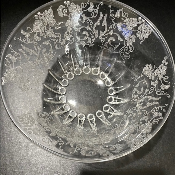Vintage Etched Glass Bowl, Mayonnaise Bowl, Grapes/Leaf, Florentine Pattern - Picture 6 of 8